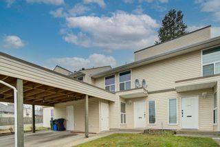 Photo 1: 204 32550 MACLURE Road in Abbotsford: Abbotsford West Townhouse for sale in ""CLEARBROOK - VILLAGE"" : MLS®# R2646300