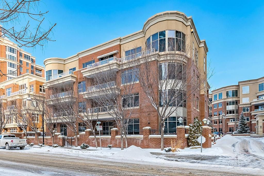 Main Photo: 302 650 Eau Claire Avenue SW in Calgary: Eau Claire Apartment for sale : MLS®# A2031006