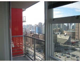 Photo 5: 2706 602 CITADEL PARADE BB in Vancouver: Downtown VW Condo for sale in "SPECTRUM 4" (Vancouver West)  : MLS®# V690611