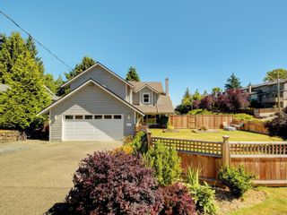 Photo 2: 642 Cairndale Rd in Colwood: Co Triangle House for sale : MLS®# 909767