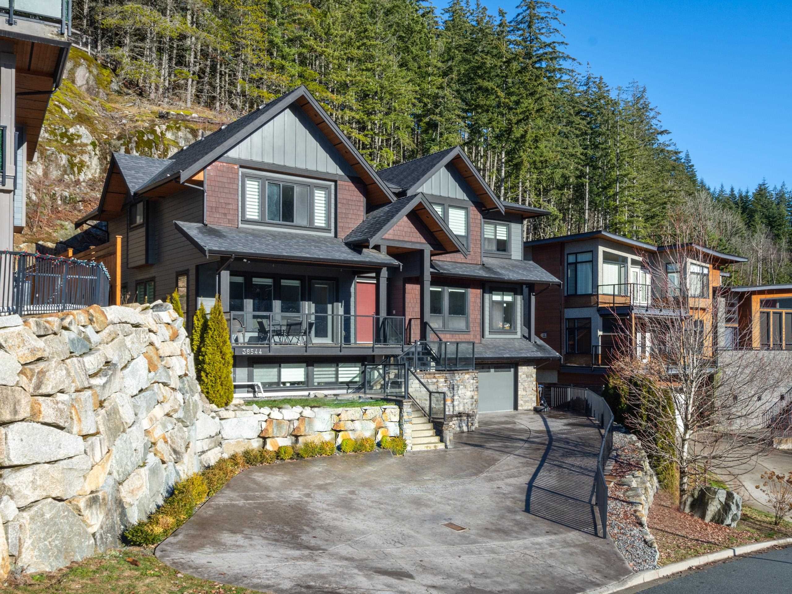 Main Photo: 38544 SKY PILOT Drive in Squamish: Plateau House for sale in "Crumpit Woods" : MLS®# R2745416