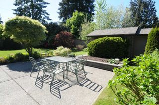 Photo 3: 2549 LAURALYNN Drive in North Vancouver: Westlynn House for sale : MLS®# R2369180