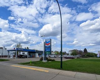 Photo 1: Red Deer Gas station for sale Alberta: Commercial for sale : MLS®# A1246042