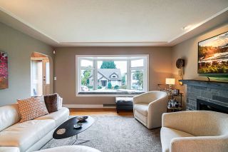 Photo 2: 910 KENT Street in New Westminster: The Heights NW House for sale in "Victory Heights" : MLS®# R2407320