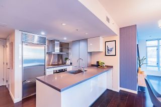 Photo 8: 1017 788 RICHARDS Street in Vancouver: Downtown VW Condo for sale in "L'HERMITAGE" (Vancouver West)  : MLS®# R2388898