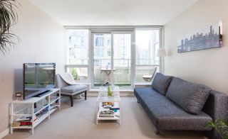 Photo 6: 701 833 SEYMOUR Street in Vancouver: Downtown VW Condo for sale in "THE CAPITOL" (Vancouver West)  : MLS®# R2185713