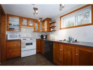 Photo 9: 532 E 5TH Street in North Vancouver: Lower Lonsdale House for sale in "LOWER LONSDALE" : MLS®# V1030310