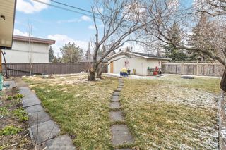 Photo 12: 2131 50 Avenue SW in Calgary: North Glenmore Park Detached for sale : MLS®# A1206210