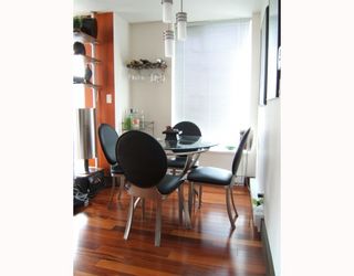 Photo 3: 2002 550 TAYLOR Street in Vancouver: Downtown VW Condo for sale in "TAYLOR" (Vancouver West)  : MLS®# V785875