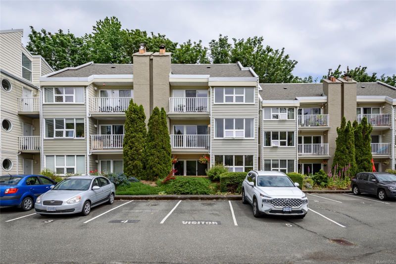 FEATURED LISTING: 215 - 205 1st St Courtenay