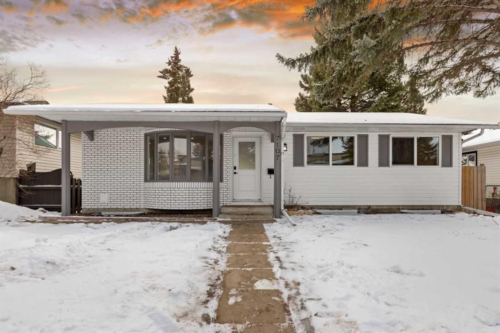 Main Photo: 7107 54 Avenue NW in Calgary: Silver Springs Detached for sale : MLS®# A2107257