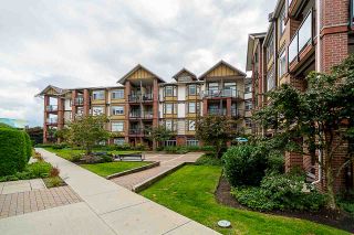 Photo 1: 132 5660 201A Street in Langley: Langley City Condo for sale : MLS®# R2502123