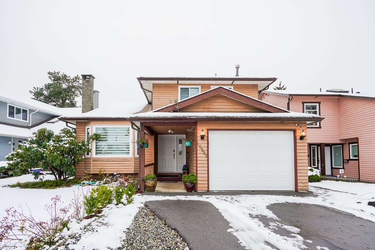Main Photo: 15537 96B Avenue in Surrey: Guildford House for sale (North Surrey)  : MLS®# R2638007