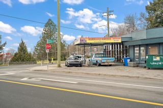 Photo 2: 800 W Burnside Rd in Saanich: SW Marigold Business for sale (Saanich West)  : MLS®# 932000
