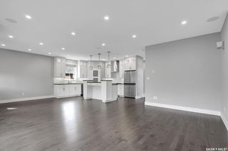 Photo 9: 105 Oxbow Crescent in Regina: Fairways West Residential for sale : MLS®# SK966555