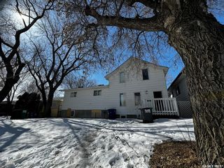 Photo 1: 521 S Avenue South in Saskatoon: Pleasant Hill Residential for sale : MLS®# SK962951