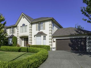 Photo 1: 1000 Kingsley Cres in COMOX: CV Comox (Town of) House for sale (Comox Valley)  : MLS®# 822024