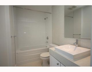 Photo 3: 304 2828 Main Street in Vancouver: Mount Pleasant VE Condo for sale (Vancouver East)  : MLS®# V786369