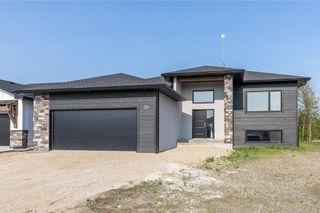 Photo 1: 21 Becki Cove in Kleefeld: House for sale : MLS®# 202314538