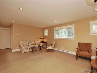 Photo 16: 1575 Montgomery Avenue in VICTORIA: Vi Rockland Residential for sale (Victoria)  : MLS®# 318035