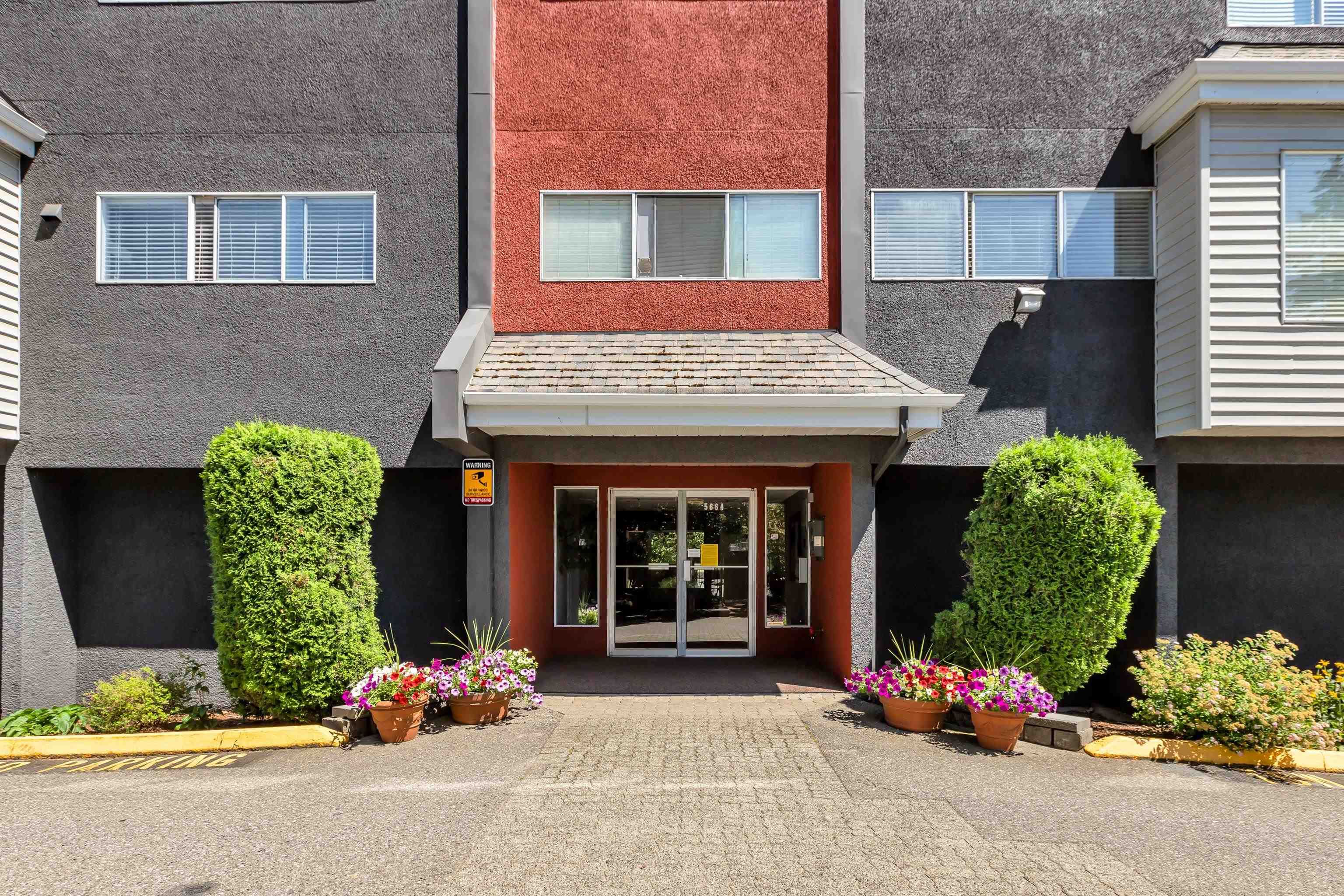 Photo 5: Photos: 202 5664 200 Street in Langley: Langley City Condo for sale in "Langley Village" : MLS®# R2712170