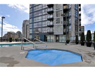 Photo 11: 907 1199 SEYMOUR Street in Vancouver: Downtown VW Condo for sale in "BRAVA" (Vancouver West)  : MLS®# V1025131