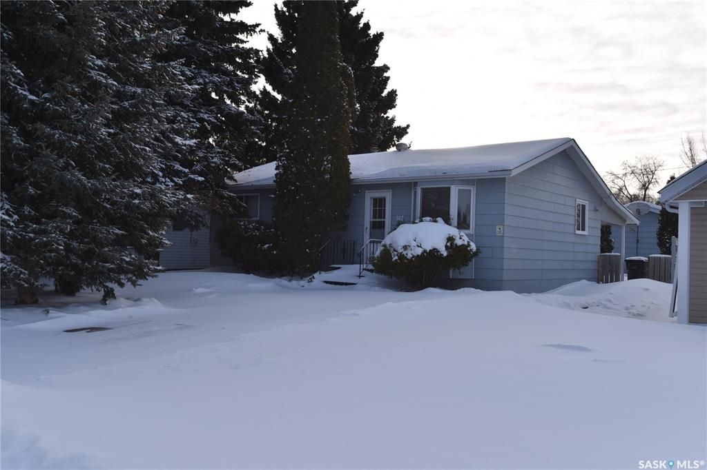 Main Photo: 312 6th Avenue East in Nipawin: Residential for sale : MLS®# SK914845