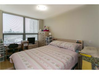 Photo 6: 801 3663 CROWLEY Drive in Vancouver: Collingwood VE Condo for sale in "LATITUDE" (Vancouver East)  : MLS®# V1040256