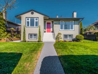 Photo 1: 227 E EIGHTH Avenue in New Westminster: The Heights NW House for sale : MLS®# R2568928