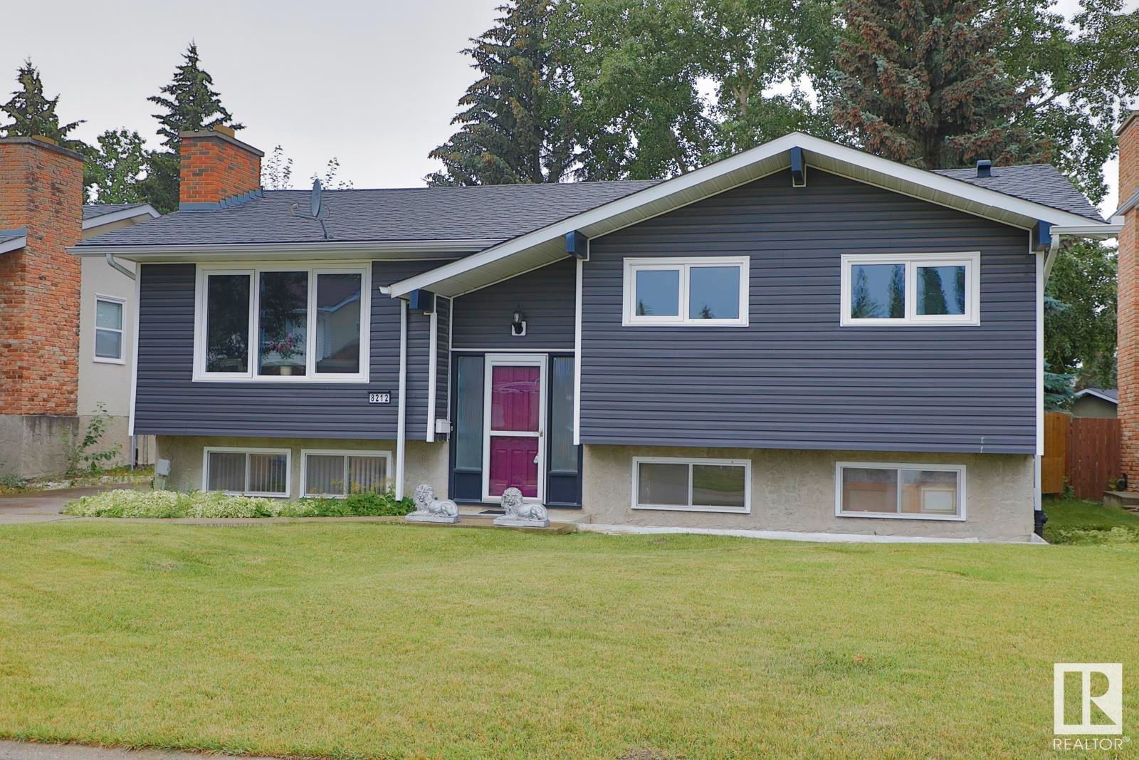 Main Photo: 8212 181 Street in Edmonton: Zone 20 House for sale : MLS®# E4308140