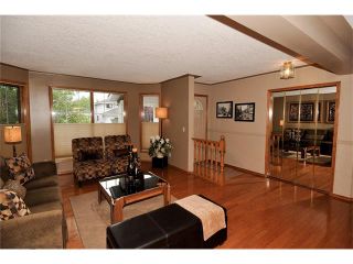 Photo 5: 39 SANDALWOOD Heights NW in Calgary: Sandstone House for sale : MLS®# C4025285