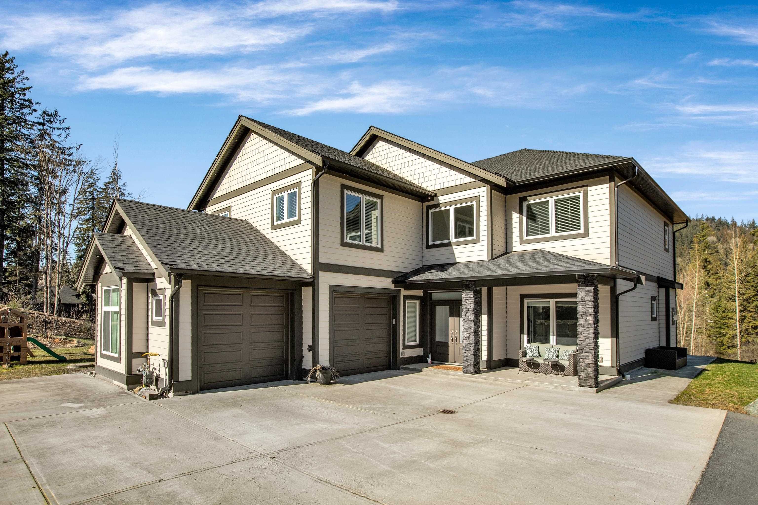 Main Photo: 33795 DARBYSHIRE Drive in Mission: Mission BC House for sale : MLS®# R2806367