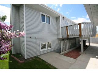 Photo 5: 139 Huntstrom Drive NE in CALGARY: Huntington Hills Residential Detached Single Family for sale (Calgary)  : MLS®# C3484011