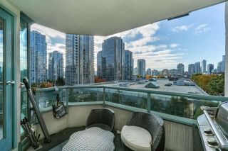 Photo 12: 401 888 HAMILTON Street in Vancouver: Downtown VW Condo for sale in "ROSEDALE GARDEN" (Vancouver West)  : MLS®# R2215482