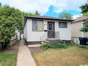 Photo 1: 415 P Avenue North in Saskatoon: Mount Royal SA Residential for sale : MLS®# SK941547