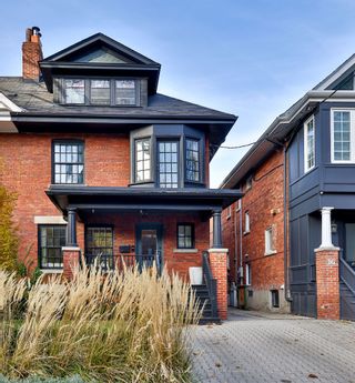 Photo 1: 18 Chicora Avenue in Toronto: Annex House (2 1/2 Storey) for sale (Toronto C02)  : MLS®# C8242850