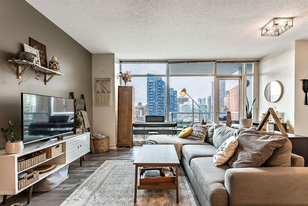 Main Photo: 604 215 13 Avenue SW in Calgary: Beltline Apartment for sale : MLS®# A1196542