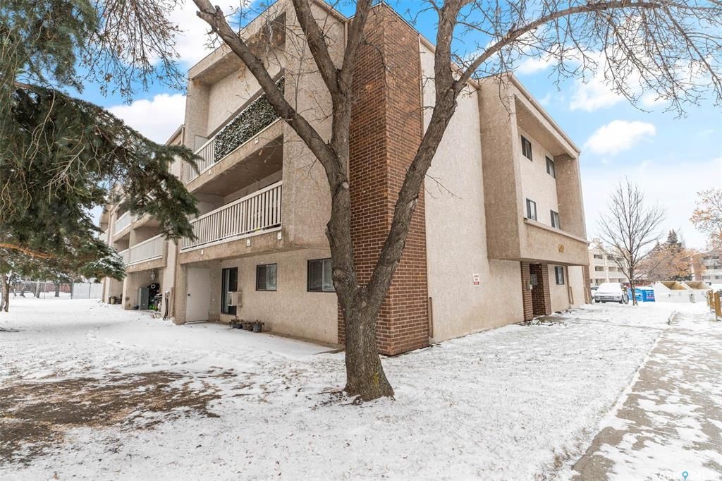 Main Photo: 611 310 Stillwater Drive in Saskatoon: Lakeview SA Residential for sale : MLS®# SK913723
