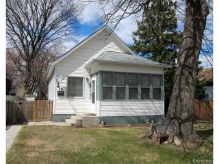 Photo 1: 19 Guay Avenue in WINNIPEG: St Vital Residential for sale (South East Winnipeg)  : MLS®# 1409385