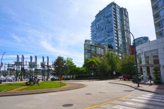 Photo 17: 42 1088 MARINASIDE Crescent in Vancouver: Yaletown Condo for sale in "QUAYSIDE MARINA" (Vancouver West)  : MLS®# R2376189