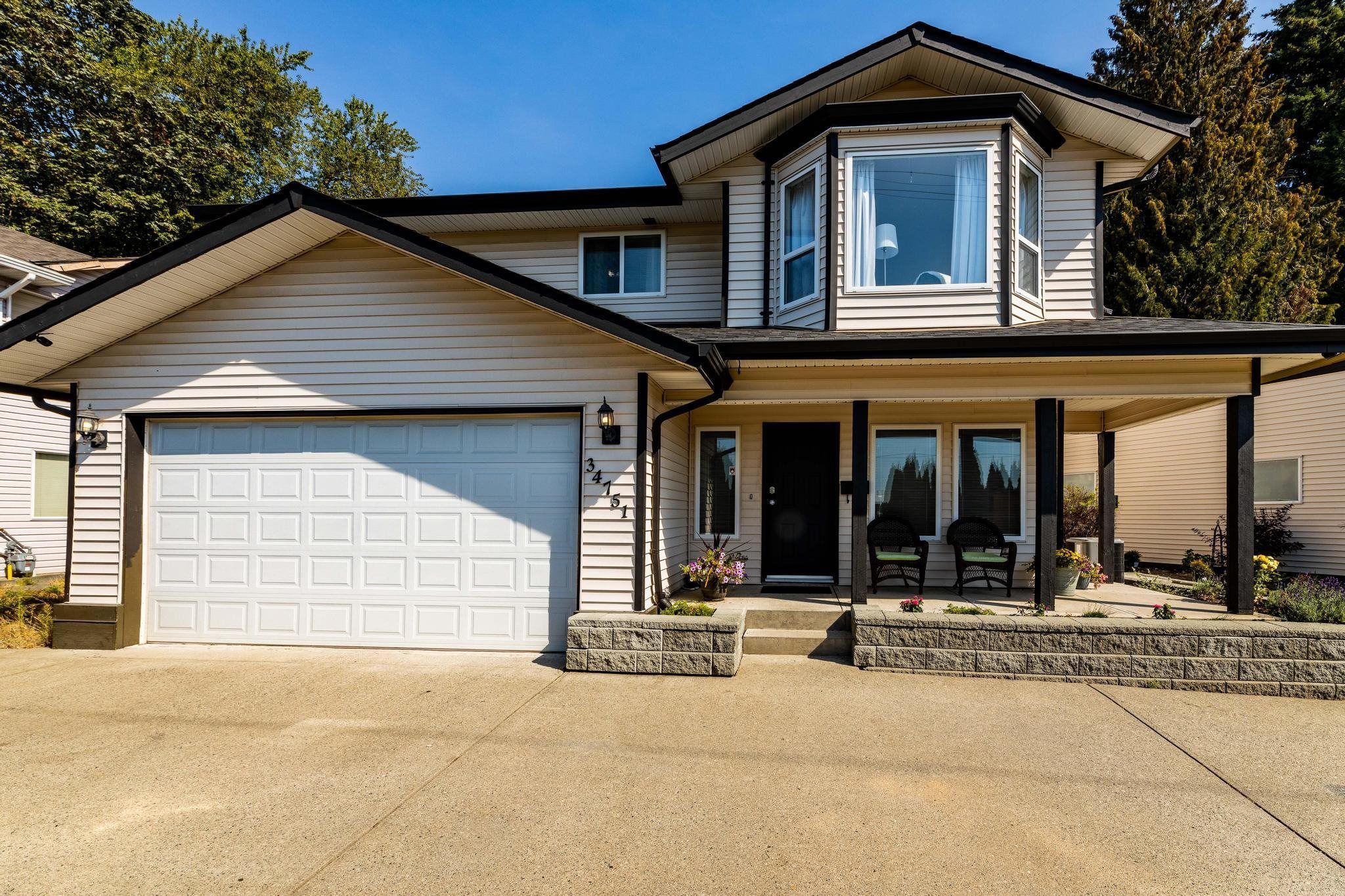 Main Photo: 34751 DELAIR Road in Abbotsford: Abbotsford East House for sale in "Delair Estates" : MLS®# R2718990