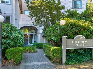 Photo 2: 201 1950 E 11TH Avenue in Vancouver: Grandview Woodland Condo for sale in "Lakeview Place" (Vancouver East)  : MLS®# R2726354
