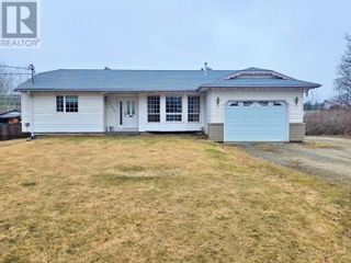 Photo 1: 1002 MAPLE HEIGHTS ROAD in Quesnel: House for sale : MLS®# R2863932