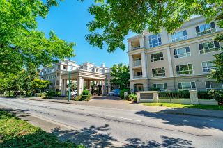 Photo 1: 415 3098 GUILDFORD Way in Coquitlam: North Coquitlam Condo for sale in "MALBOROUGH HOUSE" : MLS®# R2711373