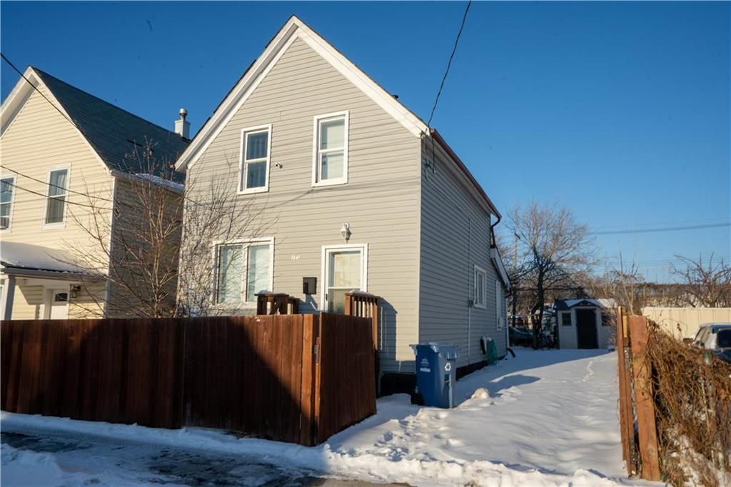 Main Photo: 781 Pacific Avenue in Winnipeg: Weston Residential for sale (5D)  : MLS®# 202228111