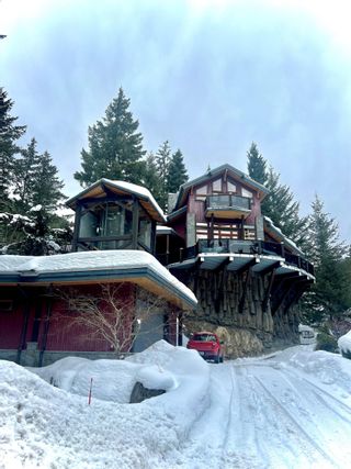 Main Photo: 8235 ALPINE Way in Whistler: Alpine Meadows House for sale : MLS®# R2758354