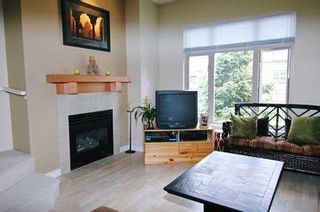 Photo 2: 238 600 PARK CR in New Westminster: GlenBrooke North Townhouse for sale in "THE ROYCROFT" : MLS®# V592216