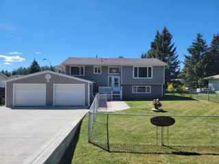 Photo 1: 1329 MOUNTAIN ASH Road in Quesnel: Red Bluff/Dragon Lake House for sale in "Red Bluff Subdivision" : MLS®# R2712770