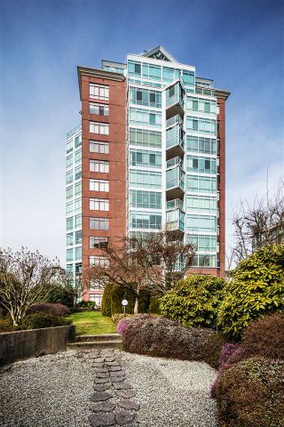 Photo 1: 1503 130 E 2ND Street in North Vancouver: Lower Lonsdale Condo for sale : MLS®# R2266705