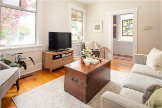 Photo 5: 916 HENLEY Street in New Westminster: Moody Park House for sale in "Moody Park" : MLS®# R2781696